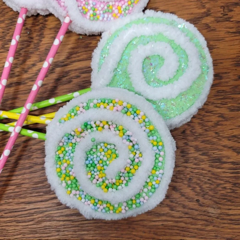 Decorative Yarn‎ Lollipops w/ Glitter/Mini Styrofoam Balls in Pastels - Lt Green
